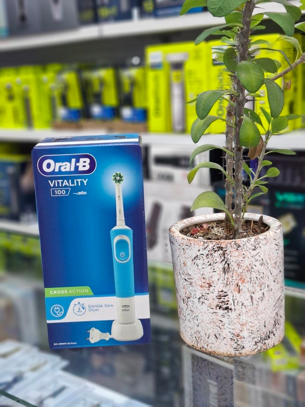 مسواک برقی شارژی Oral_B Vitality 100